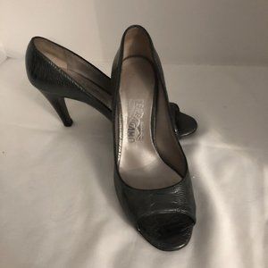 Salvatore Ferragamo gray faux snakeskin peep toe pumps Size 7.5